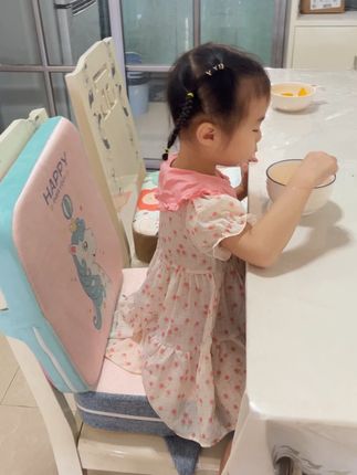 👶🏻 宝宝坐餐椅太矮?看书写字够不着? 一个增高垫全搞定!💺 家用/外出携带都方便,轻松解锁各种场景~#带娃神器 #儿童好物 #带娃日常#育儿好物 #宝妈推荐 #儿童增高垫