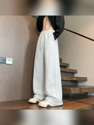 #百搭裤子 #男生穿搭 #牛仔裤 #夏季新品 #显瘦显高 美式高街铆钉休闲裤子男款秋季宽松直筒垂感长裤运动阔腿弯刀卫裤