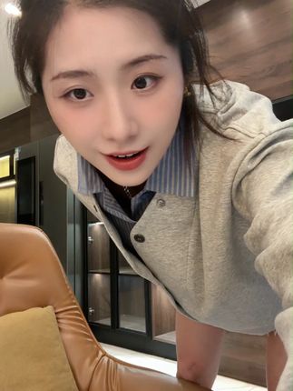 假两件气质设计款卫衣翻领痞帅美式 #今天穿什么 #穿搭 #日常搭配 #男装潮流猎人