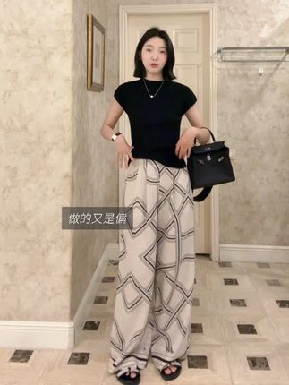 少量现货!黑色针织衫搭配贵气感花纹裤 #穿搭 #无限回购的宝藏单品