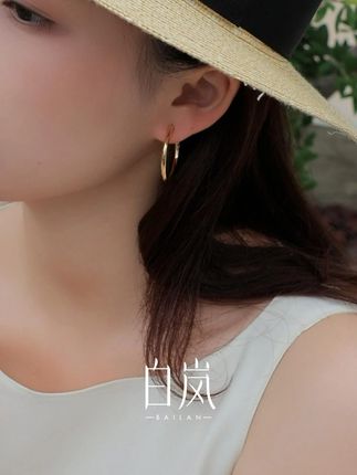 素圈耳环 | 瞬间解锁法式慵懒感#白岚素圈耳环 #白岚 #白岚耳饰 #时髦精城市漫游计划 #琥珀流光 ED4232 ED4231-KC2509