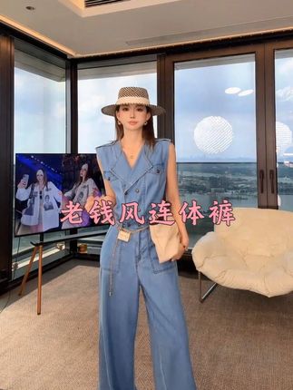 婉君【老钱玩家】夏季连体裤:无袖宽松显瘦,高腰复古设计,小众款型,适配夏日穿搭#ootd穿搭 #穿出高级感 #谁穿谁好看系列 #今天穿什么 #牛仔连体裤