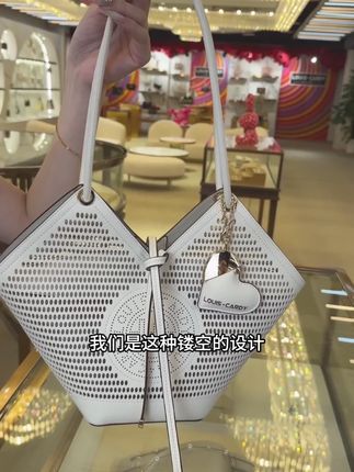 米白镂空大容量多隔层桃心秋千托特包单肩手提包海边#镂空包 #大容量包 #手提包 #包包种草 #单肩包