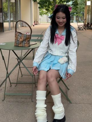 #袜套#今天穿什么 #秋冬穿搭 #美出高级感 #谁穿谁好看秋季氛围感穿搭,就搭配阔版堆堆袜套~