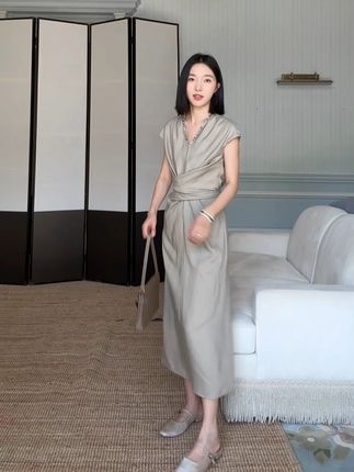 很适合通勤的气质感收腰连衣裙 #穿搭