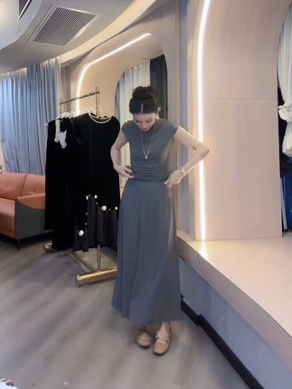 【旅游套装】秋冬内搭时尚简约显瘦通勤小性感两件套裙 #谁穿谁好看 #穿出高级感 #显瘦遮肉 #夏季新款女装 #秋冬穿搭