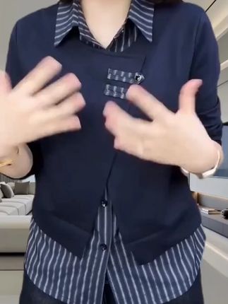 气质翻领女装时尚套装假两件早秋休闲风拼接显瘦洋气长袖 #长袖 #休闲风拼接 #假两件 #显瘦洋气长袖 #洋气长袖