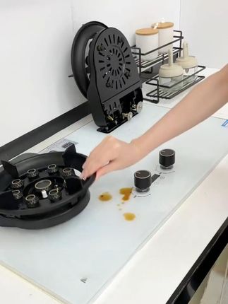 这套智能厨电三件套,让你下厨更省心!传统抽油烟机风量小,炒个 这套智能厨电三件套,让你下厨更省心!传统抽油烟机风量小,炒个辣椒呛得满屋子都是,而这套抽油烟机风量超强,爆炒也能迅速排烟。普通燃气灶火力不匀,炒菜容易糊,它却智能变频,火力精准控制。至于热水器,普通款总是要等半天才出热水,它自带零冷水功能,随开随有。大容量设计,全家同时用水也不怕!一套顶三套,厨房生活从此更轻松!#抽油烟机 #烟机灶具 #厨房电器 #厨房设备一站式采购 #抽油烟机推荐