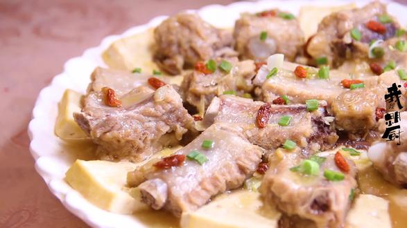 排骨不炖不烧不油炸,味道鲜香无比回味无穷,享受蒸菜的自然鲜美