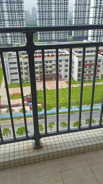 凤瑞雅苑安置房全屋“佩奇”。