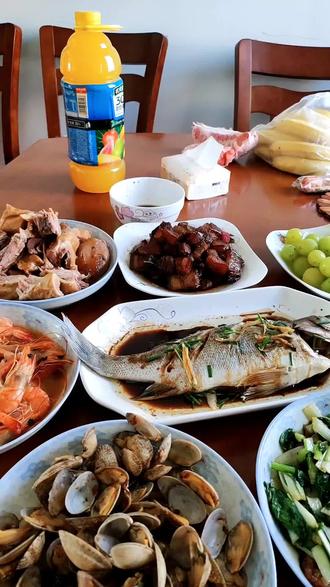 中秋节快乐吃饭啦