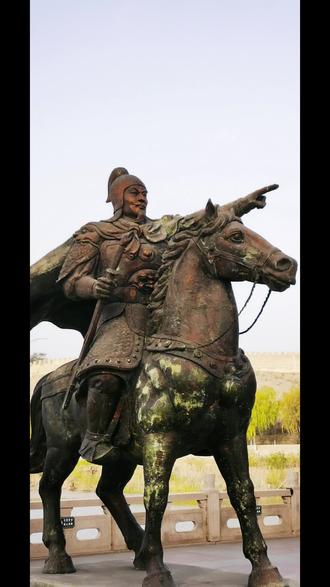 中国万里长城的尾端,嘉峪关!!