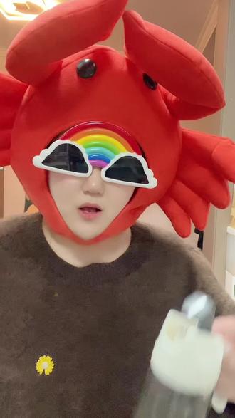 厨房墙壁怎么清洁油污 69bf9a64f55e439d8e35ac4d95bf67c3~tplv-dy-resize-origshort-autoq-75:330.jpeg?x-expires=1985461200&x-signature=Te%2BOZ%2FayLe6nkwuAXtY%2FFCyfHKo%3D&from=3213915784&s=PackSourceEnum_AWEME_DETAIL&se=false&sc=cover&biz_tag=pcweb_cover&l=202212040540020102081671734C935E23