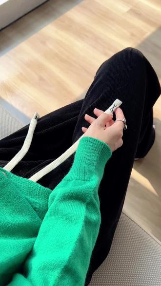 鲨鱼裤为啥不可以外穿 84ff1eff29004bdf8d39437392ca0254~tplv-dy-resize-origshort-autoq-75:330.jpeg?x-expires=1986224400&x-signature=ZNaRk%2Buh0rw%2FzuTIL71I%2Fx9v8sQ%3D&from=3213915784&s=PackSourceEnum_AWEME_DETAIL&se=false&sc=cover&biz_tag=pcweb_cover&l=021670866002249fdbddc0100ff2f010a70669e000000363b02c4