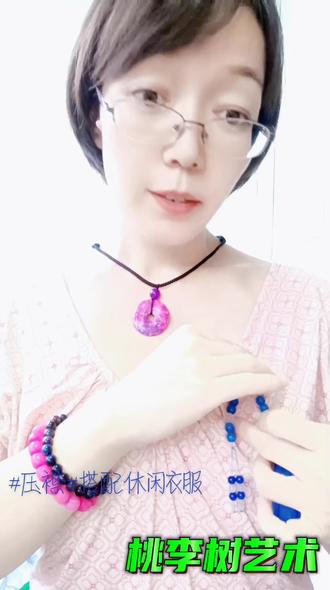 休闲t恤佩戴压襟