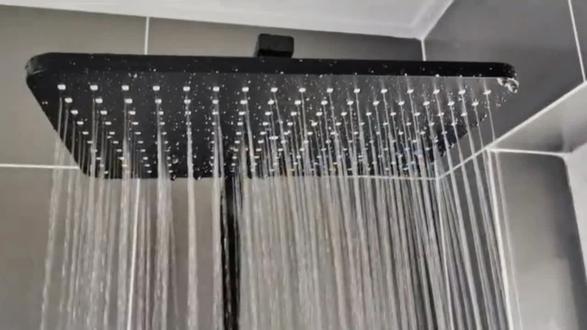 高颜值酒店风恒温花洒,拯救了我的瓷砖翻车@金灵子(装修日记) #皇谷卫浴 #花洒套装 #好物推荐