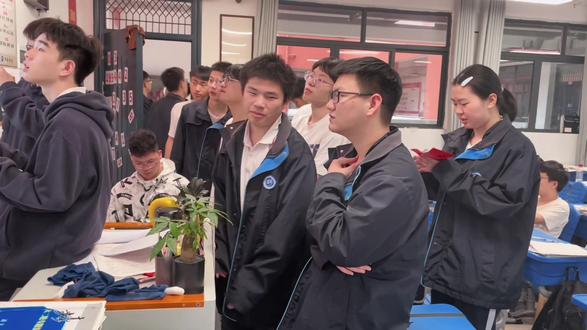 2023年高考倒计时剩多少天 9890bcc513f144dfa5779139f21fb382_1681831971~tplv-dy-resize-origshort-autoq-75:330.jpeg?x-expires=2002996800&x-signature=1w2ajKoHL7C6GP9kOR0ULv1v%2B3s%3D&from=3213915784&s=PackSourceEnum_AWEME_DETAIL&se=false&sc=cover&biz_tag=pcweb_cover&l=202306250409406B4D2319172E3A21B86F