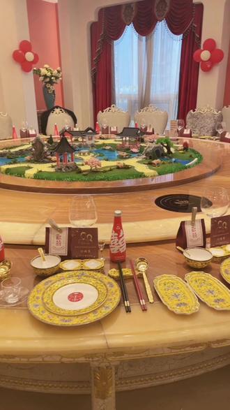 酒店最大的包厢每桌可坐20位 两桌连台的订婚宴 #婚宴酒店 #订婚宴的仪式感 #订婚宴布置 #仪式感不能少