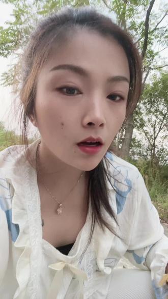我要努力长胖了,我瘦的脸皮都掉下来了😭😭😭今晚的晚饭吃的是阜阳的酱豆巴巴子😂😂😂阜阳的老乡们我想问一下这玩意有啥好吃的,都噎死我了😭😭😭😭#阜阳美食 #阜阳酱豆子巴巴子