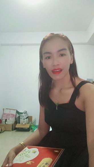 大家晚上好,又给大家介绍我们的甘草干姜,需要的姐妹们想健康的,甘草干姜提高免疫力,感冒咳嗽,小孩老人都可以喝,除了孕妇以上不能喝,需要的姐妹们都可以找我啊我这里有货,每个人都要好好爱自己,保养好自己的身体,有健康的身体,是我们最大的幸福,不要求大富大贵,我们就要求平平安安,健健康康,每天晚上早上一天都要喝两包,我为了健康的身体