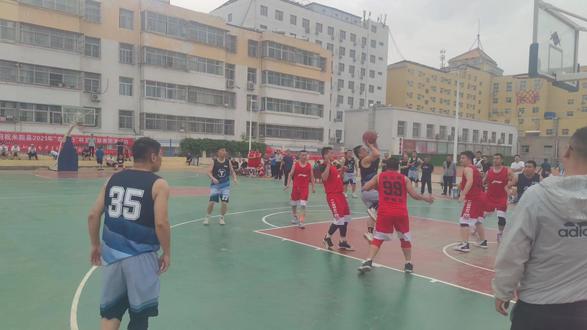 #篮球裁判 这个应该2二加一吧!小县城的比赛!#篮球赛 #篮球🏀