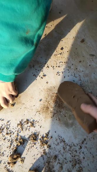 带着孩子摔胶泥