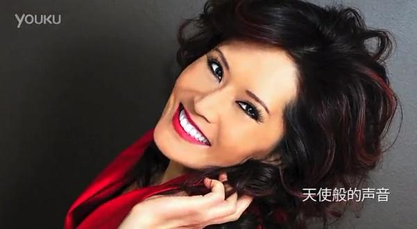 体育精神 - 歌唱家叶璐与冰球🌹 叶璐 Lu Ye 是世界冰球史上受邀演唱的华人第一人。在加拿大蒙特利尔的 Bell Centre 北美直播现场。 #ladyluye #歌唱家叶璐 #美声唱法教学 #冰球 #体育精神