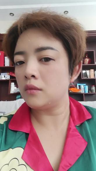 朋友说,鸿星尔克直播间便宜,实体店贵,他能有多贵?50000万一双鞋子吗?要是今天给娃买不哈,回去不给我叫妈怎么办@鸿星尔克品牌官方旗舰