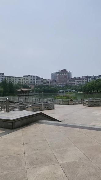 耒阳西湖游园风景还是不错就是这门口有人随地大便大煞风景做新时代的