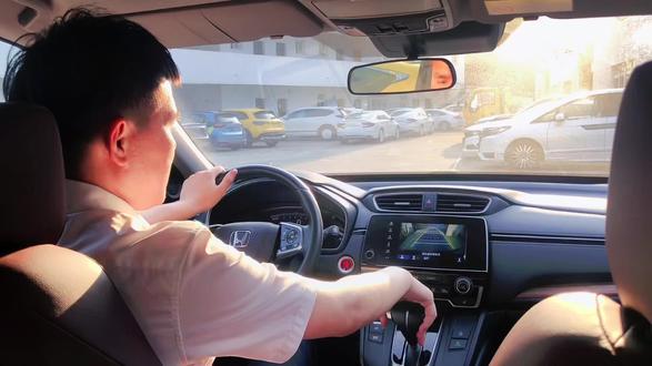 本田自动泊车功能展示#东风本田 #自动泊车 #CRV#用车小知识