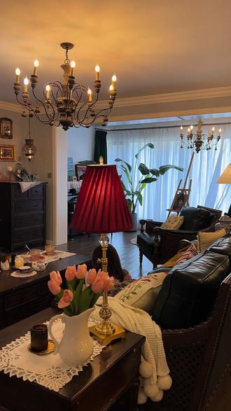 在客厅里度过cozy时刻