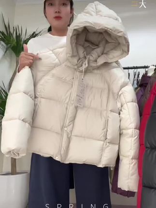 棉衣排行榜上有名800克羽绒棉服,六防免洗面料可水洗#棉服外套#高级感穿搭#棉服也能穿出时尚感#小个子显高显瘦穿搭#加厚短款棉衣外套