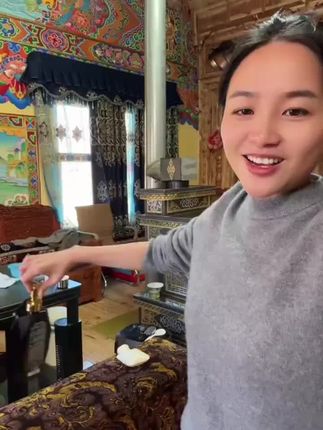 洗发水到时候给大家两瓶,价格很划算,性价比很高的一款,而且洗完之后不需要用护发素很顺,品质很好#藏汉夫妇#西藏新疆都包邮