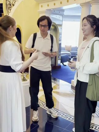 小琴又给大家惊喜了,会说流利的英语#瑛派儿老黄  #保姆小琴 #黄妈妈