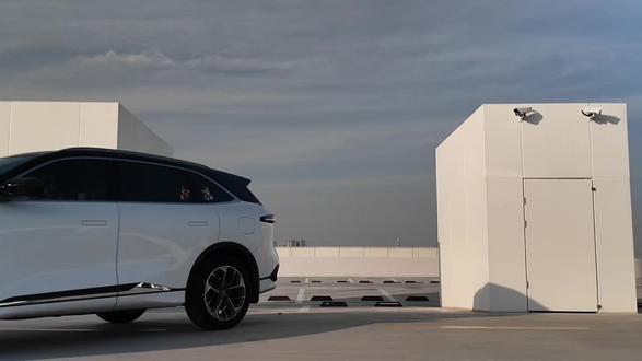 长安四代75P采用大屏设计 原厂附赠一张膜,这个膜提车要及时撕掉,不然会留胶还有异味,撕了以后得贴上一张钢化的保护膜,这个膜简单好贴,易吸附,硬度好!提车的朋友还是要安排一张#汽车用品 #汽车好物 #钢化膜 #长安汽车