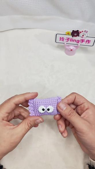 超简单的马卡龙色糖果挂件钩织教程,钩织小物件生活那么苦,一定要来点糖#2024抖音生活记忆 #频繁记录因为生活值得 #手工编织零基础教学 #挂件 #玲子ling手作