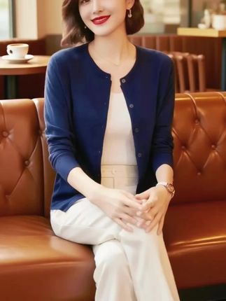 #高级感穿搭 #减龄显瘦穿搭 #谁穿谁漂亮 #春秋新款 #针织衫