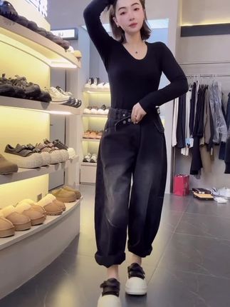 #显高显瘦 #牛仔裤 #休闲减龄穿搭 #秒变大长腿 #裤子穿搭