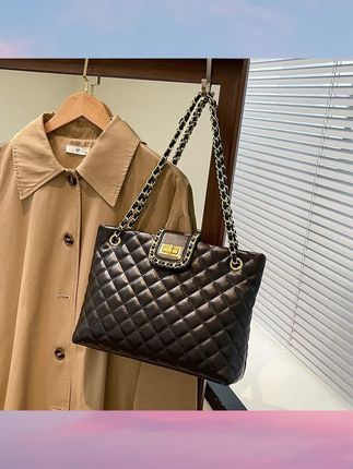 大容量新款小香风链条托特包网红爆款女士单肩包高级感百搭通勤包#包包 #单肩包 #通勤包 #手提包 #百搭包