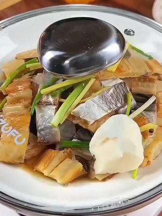 渔民新晒当季鳗鱼干,日晒风干,肉厚饱满,清蒸、红烧都很好吃,鲜香味美#妈呀太香了 #海味干货 #鳗鱼干 #海鲜原产地 #海产品
