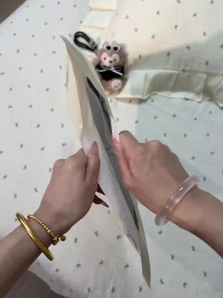 姐妹们!蕉树新出的薄荷粉底液内衣真的巨好穿!闪钻肩带真的好好看啊!关键现在价格真的巨划算!#内衣 #仙女必备 #贴身衣物 #蕉树