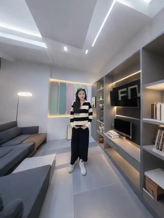 孕妇春装连衣裙小香风条纹翻领毛衣时尚款洋气减龄早春季吊带裙子早秋穿搭没思路的姐妹们看过来喽 这套气质显瘦吊带裙,孕期不用动脑的懒人穿搭套装来了。。套装设计撞色条纹毛衣,手感超舒服!宽松的版型,自带舒适穿着效果,不挑身材也不挑孕期!搭!配黑色吊带背心裙一套就好好看!产后也可以搭配裤子穿也是好好看!主要不压箱底!姐姐们放心冲#孕期穿搭#谁穿谁好看 #浅浅期待一下秋冬穿搭 #早秋穿搭思路#穿出高级感