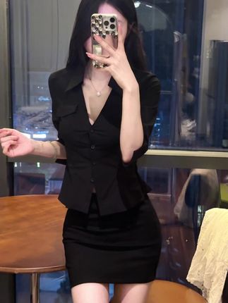 取消置顶后才发现你是垫底~ #显瘦穿搭 #ootd穿搭 #辣妹 #包臀裙 #黑色系