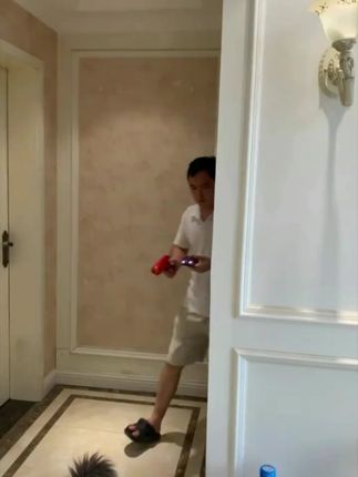 你们说这是不是传说中的魔鬼司令赛车?!?! #玩个很新的东西 #追光爬墙车 #魔鬼司令赛车 #高科技玩具