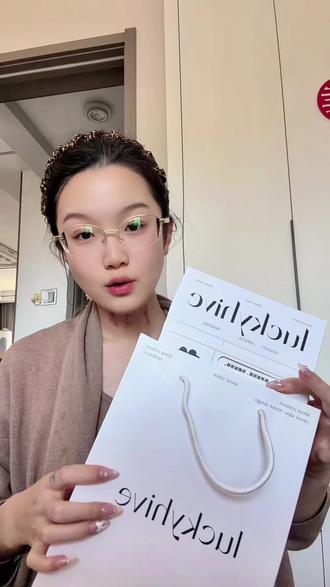 520送女朋友,母亲节送妈妈首选 #520礼物 #母亲节礼物 #送女朋友的礼物 #四叶草项链 #生日礼物