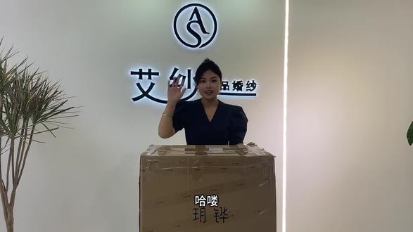 给大家分享一个开箱视频