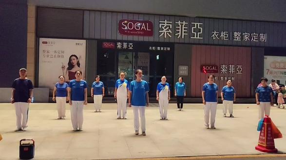 每晚必修课!就放手吧,别想她!!!#广场舞#简单易学 #快乐分享 @DOU+小助手