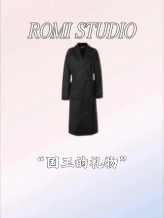 自带柔和高级的哑光光泽,彰显低调贵气,零下环境也能凭借羊毛天然的恒温特性锁住暖意。#高级感穿搭 #高定系列 #显瘦穿搭 #气质穿搭 #romi