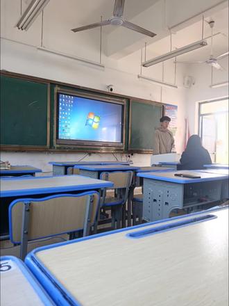 二中学校开家长会