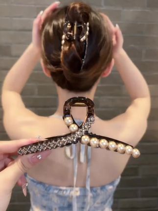 #美出高级感 #时尚饰品 #头饰发饰 #鲨鱼夹 #夏日清凉发型 @DOU+小助手 @巨量千川